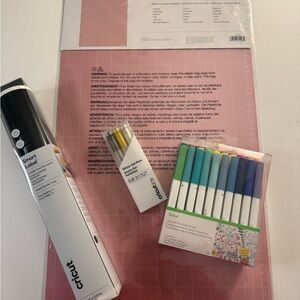 Cricut bundle fabric mat Smart Label and Glitter & Ultimate fine point Pen Set
